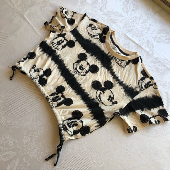 H&M Disney Mickey Mouse Black/Cream Graphics Cropped Shirt Girls Size 8-10 Top - Picture 7 of 15